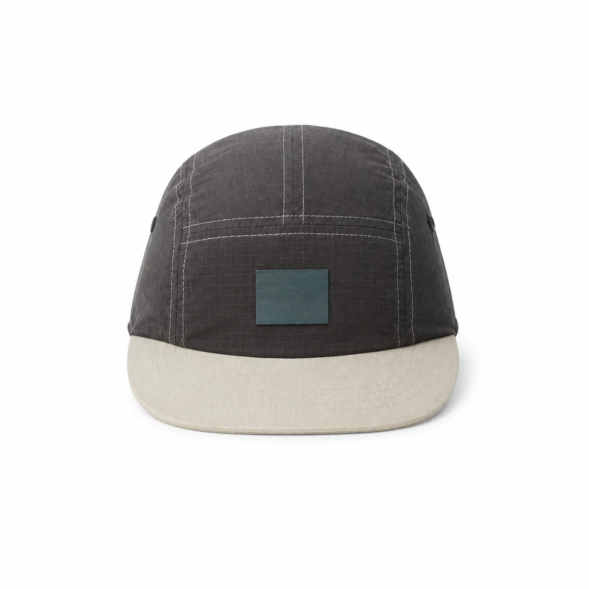 Tofarvet five-panel-kasket