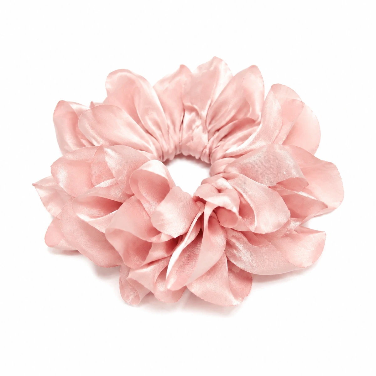 Blushfarvet scrunchie med stofblomst